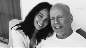 VIDEO Soția lui Bruce Willis, criticată după mutarea actorului într-o casă adaptată nevoilor sale: Drama unei familii afectate de demență